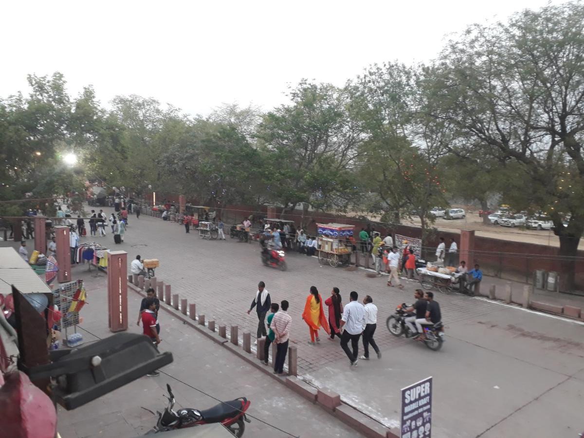 Superinn Home Stay& Guest House Agra  Exteriör bild